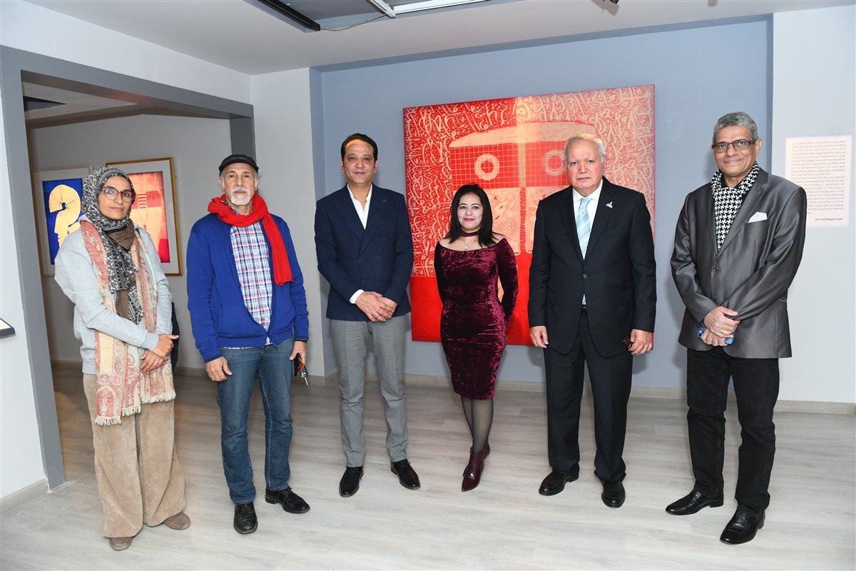 افتتاح معرض 