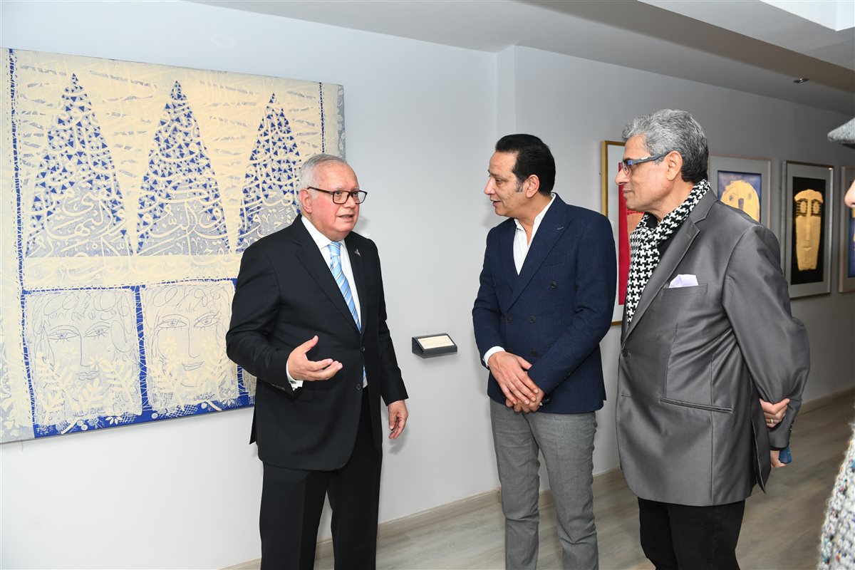 افتتاح معرض 