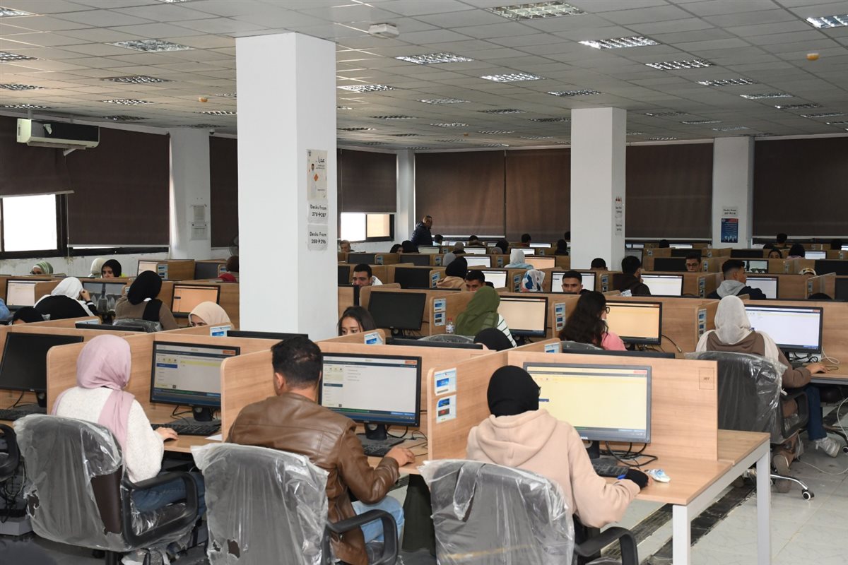 جانب من متابعة الامتحانات، فيتو