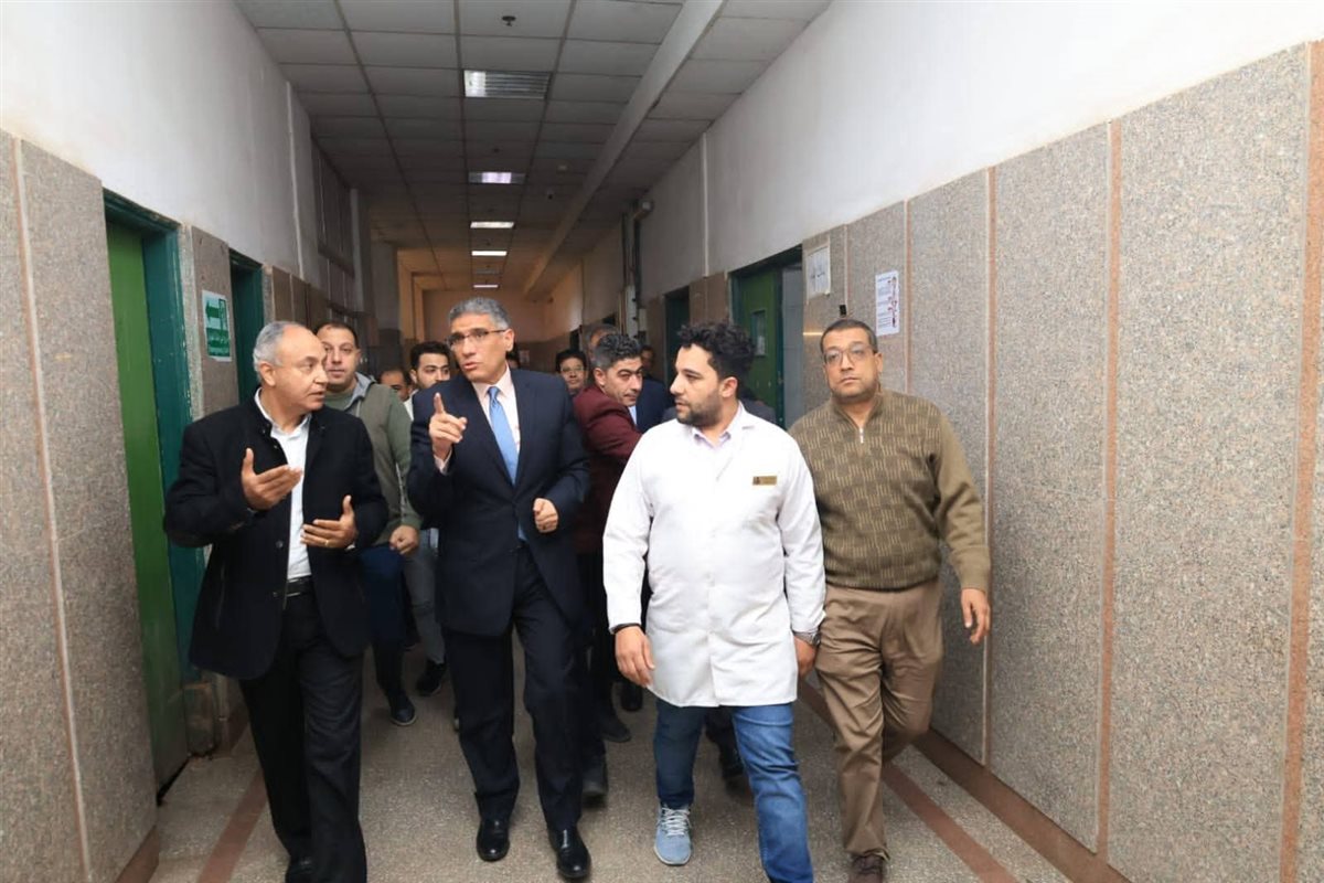 محافظ الجيزة يفتتح قسم رعاية المخ والأعصاب