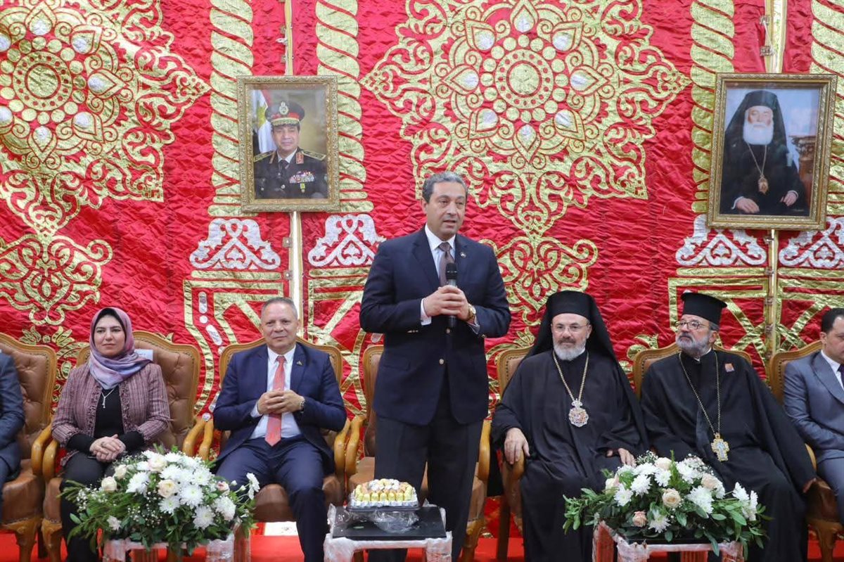 محافظ دمياط يشارك أقباط المحافظة احتفالات عيد الميلاد بكنيسة الروم الأرثوذكس