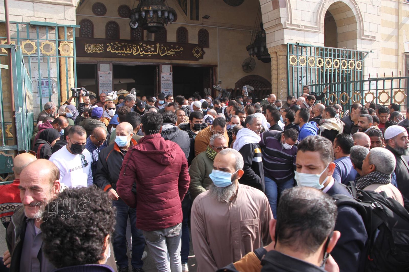 تشييع جثمان الإعلامية عزة الإتربي من مسجد السيدة نفيسة (11)