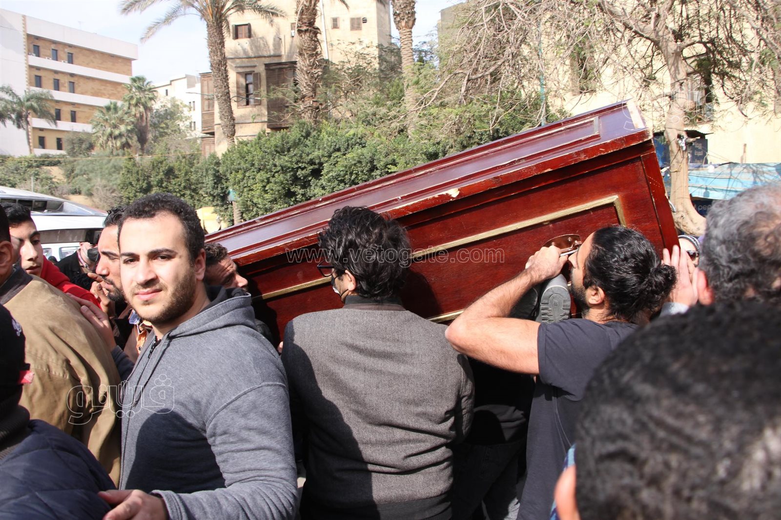 تشييع جثمان الإعلامية عزة الإتربي من مسجد السيدة نفيسة (7)