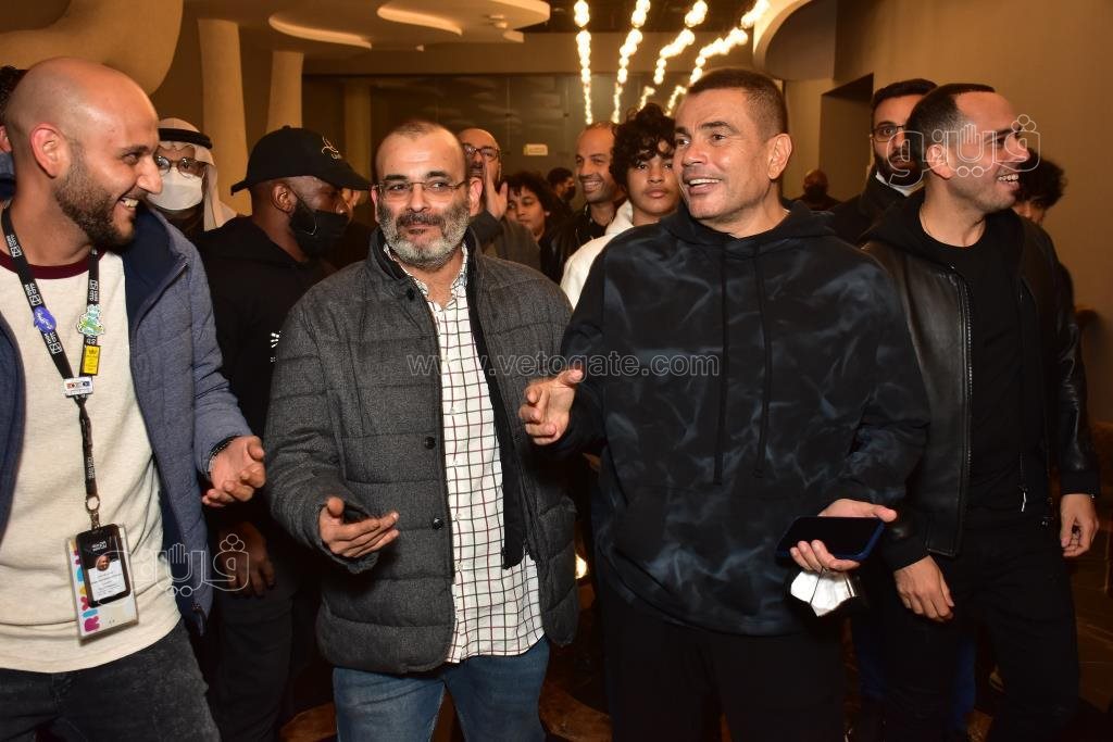 عمرو دياب في نص الليل بعد انتهاءه من حفلته بموسم الرياض (19)