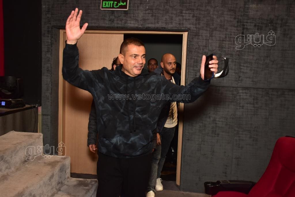 عمرو دياب في نص الليل بعد انتهاءه من حفلته بموسم الرياض (20)