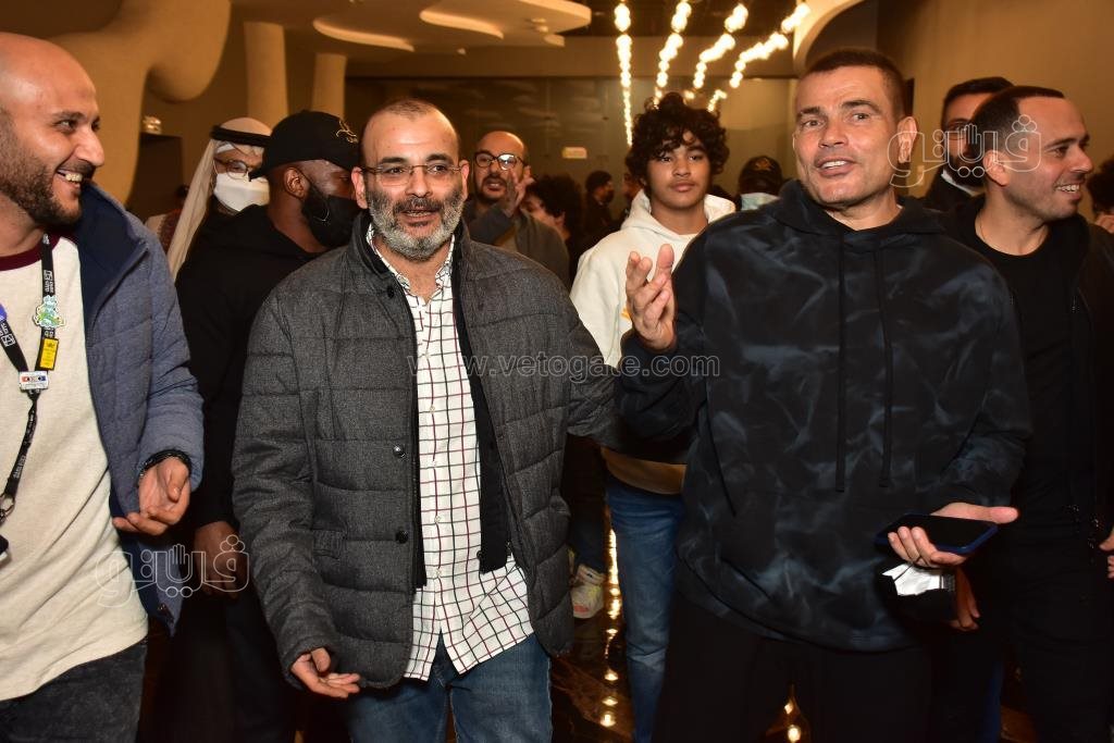 عمرو دياب في نص الليل بعد انتهاءه من حفلته بموسم الرياض (28)