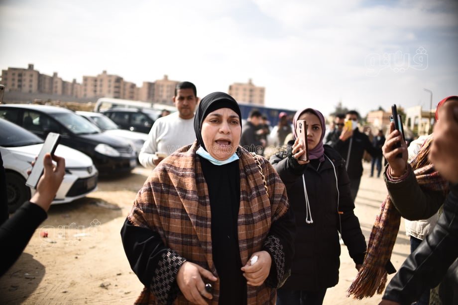 انهيار أسر ضحايا حادث الشيخ زايد (2)