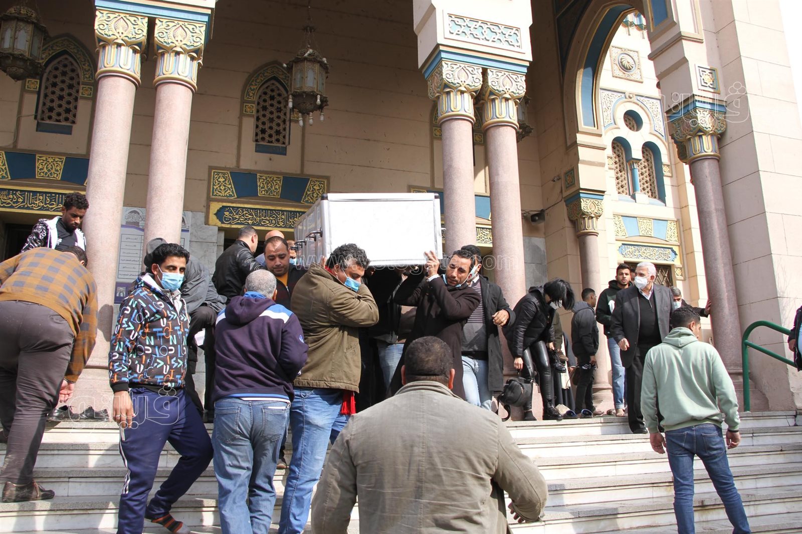 انطلاق مسيرة تقودها وزيرة الثقافة إلى جامعة القاهرة لتأبين جابر عصفور (9)