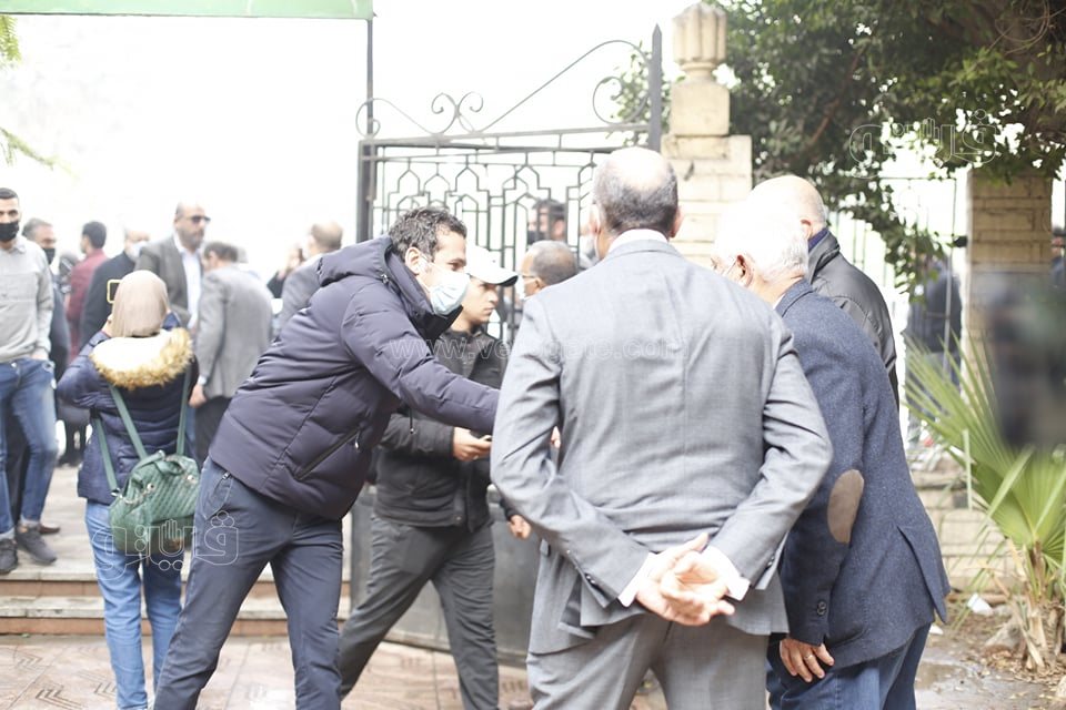 وصول جثمان إبراهيم حجازي (8)