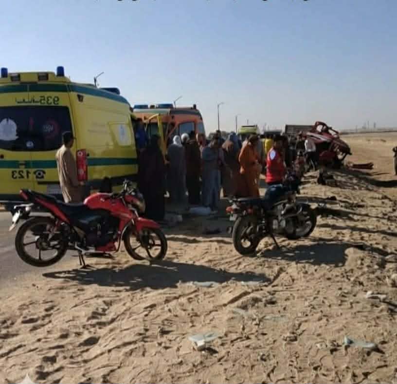 وفاة وإصابة عشرة أشخاص في حادث تصادم مروع بالطريق الصحراوي الغربي بالمنيا