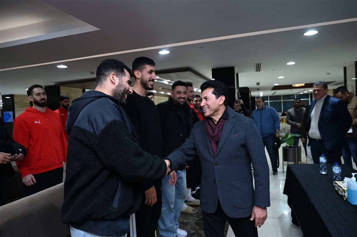 أشرف صبحي يلتقي منتخب اليد قبل المشاركة في بطولة إسبانيا استعدادا لأمم أفريقيا