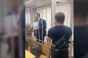 الدبلوماسي الروسي داخل الزنزانة، فيتو