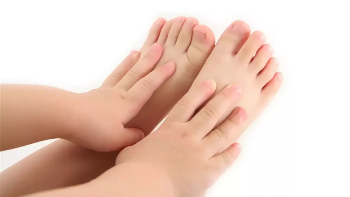 أسباب برودة الأطراف عند الأطفال&nbsp;