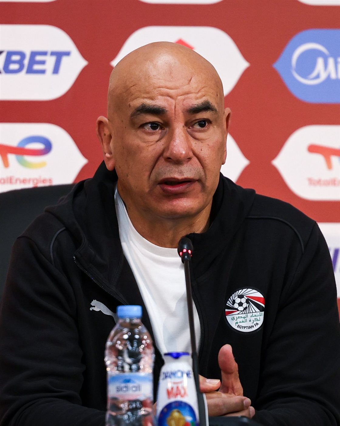 حسام حسن، فيتو