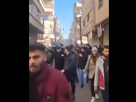 لحظة إطلاق النار على متظاهرين في حمص، فيتو