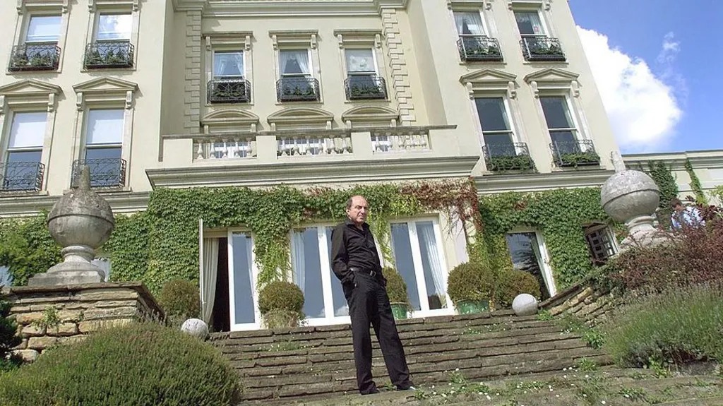 الملياردير بوريس بيريزوفسكي توفي في ظروف غامضة عام 2013