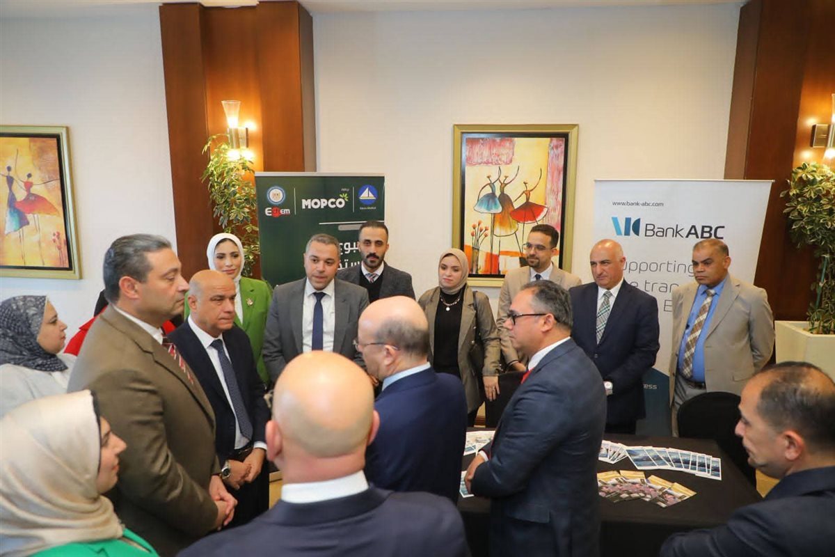 محافظ دمياط &nbsp;يتفقد معرض الابتكار الاخضر