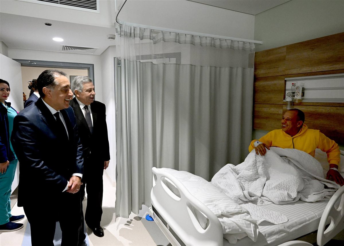 رئيس الوزراء يتفقد أقسام المستشفى الجامعي بجامعة الجيزة الجديدة&nbsp;