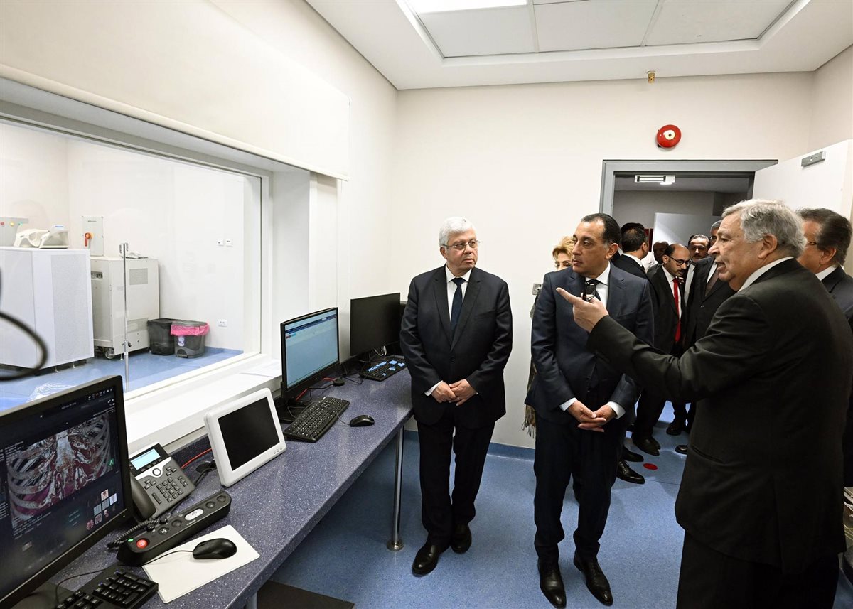 رئيس الوزراء يتفقد أقسام المستشفى الجامعي بجامعة الجيزة الجديدة&nbsp;