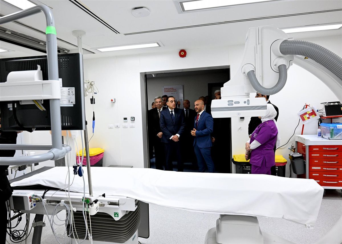 رئيس الوزراء يتفقد أقسام المستشفى الجامعي بجامعة الجيزة الجديدة&nbsp;