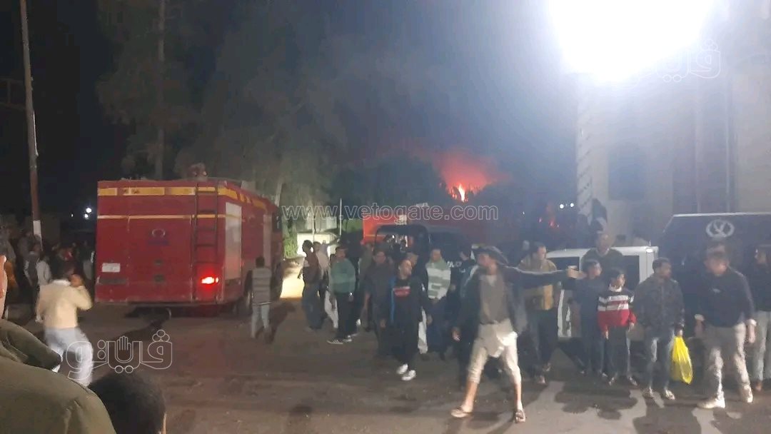 حريق هائل يلتهم أحد مصانع المراتب بأبوكبير.. السيطرة دون خسائر بشرية،فيتو