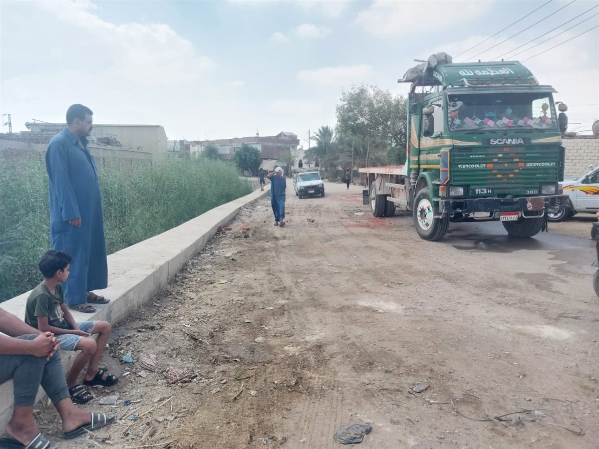 جانب من أعمال إنشاء المحور، فيتو