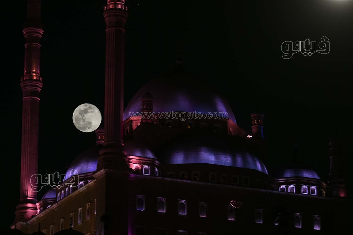 أول ظهور لـ قمر الذئب العملاق فى سماء السيدة عائشة (9)