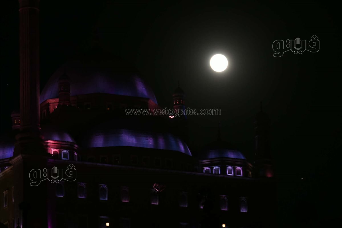 أول ظهور لـ قمر الذئب العملاق فى سماء السيدة عائشة (13)