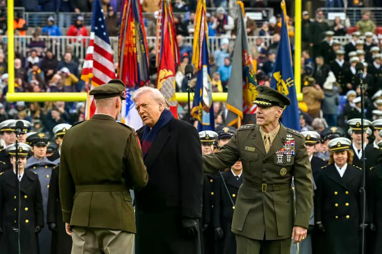 ترامب وقادة الجيش الأمريكي