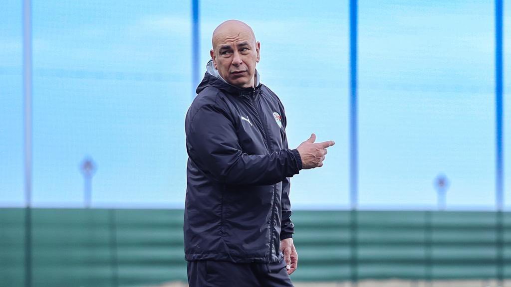 حسام حسن، فيتو