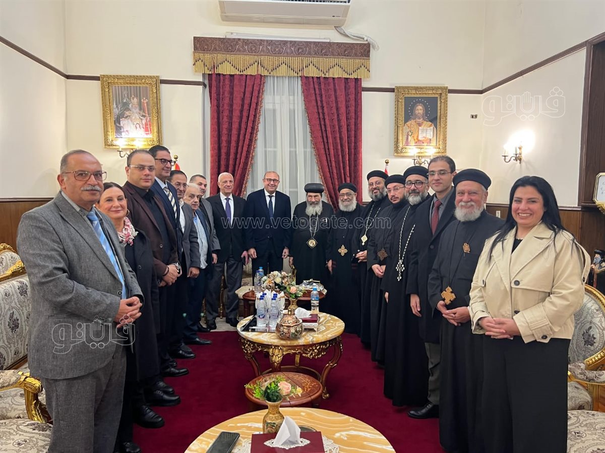 رئيس غرفة بورسعيد يترأس وفدًا لتقديم التهنئة للمسيحيين، فيتو