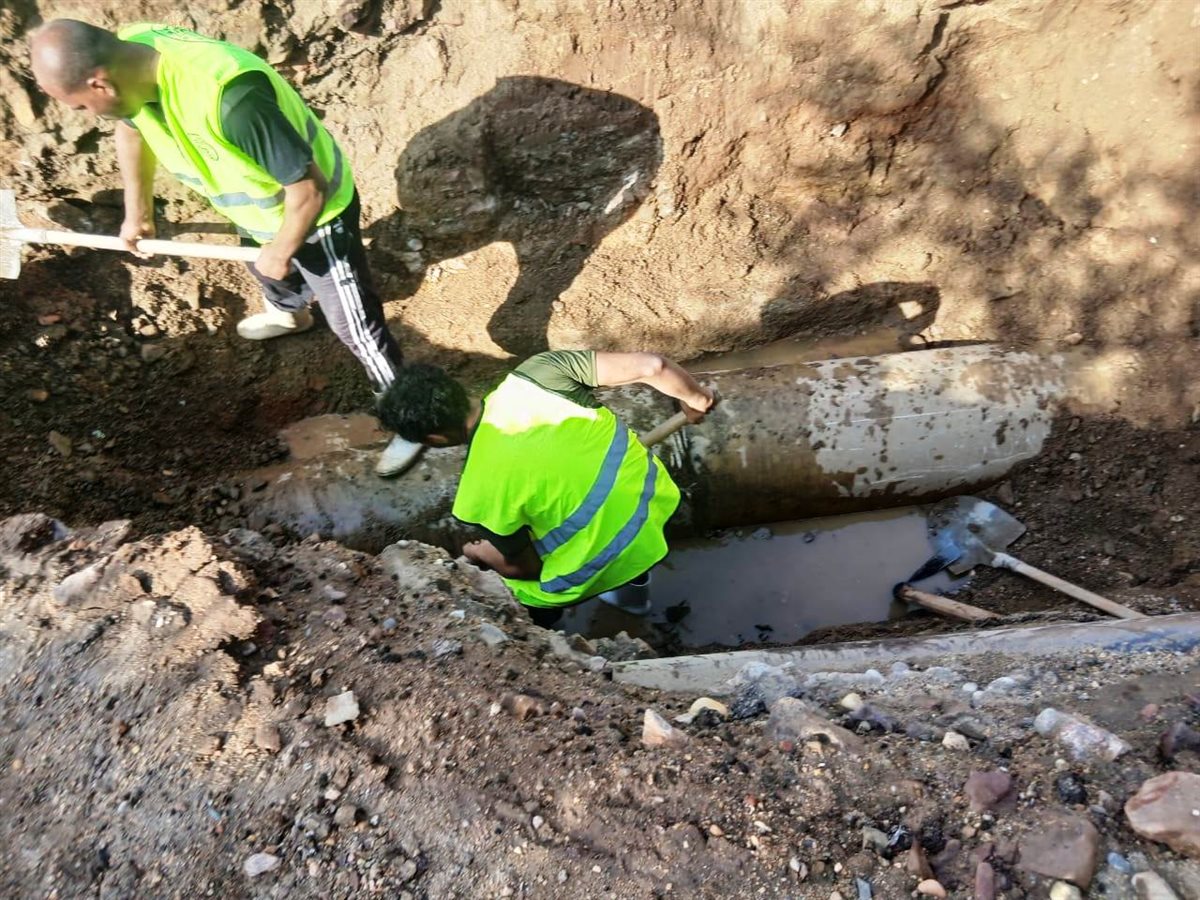 اصلاح خط مياه طرد الكرور&nbsp;