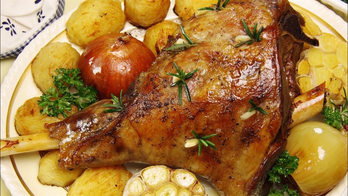 طريقة عمل الموزة بالخضار فى الفرن&nbsp;