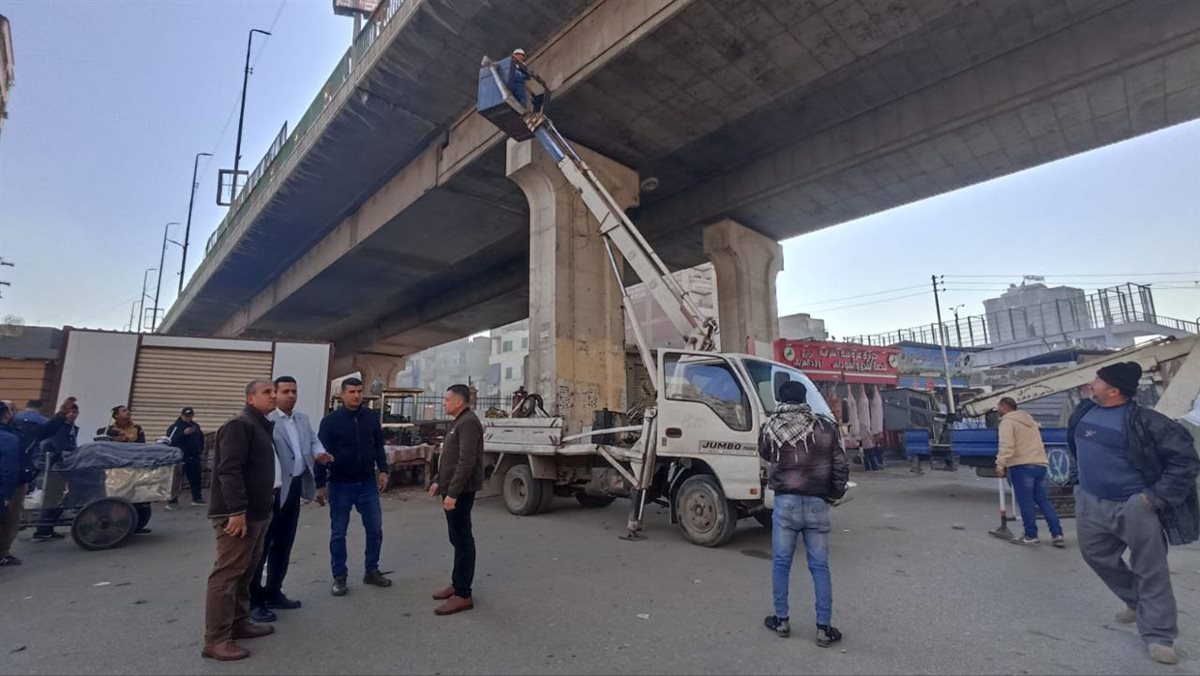 تأمين محيط الكوبري بوضع الحواجز والعلامات التحذيرية اللازمة،فيتو