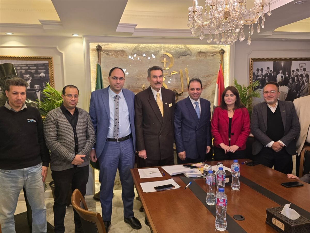 ياسر حسان يتقدم بأوراق ترشحه على رئاسة حزب الوفد