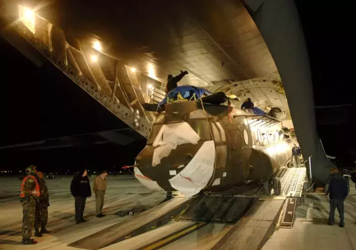 سي جلوب ماستر حميل طائرة هليكوبتر من طراز سي إتش-47 شينوك، فيتو