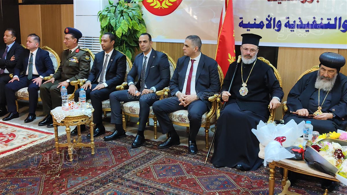 محافظ بورسعيد والقيادات يقدمون التهاني بمناسبه عيد الميلاد