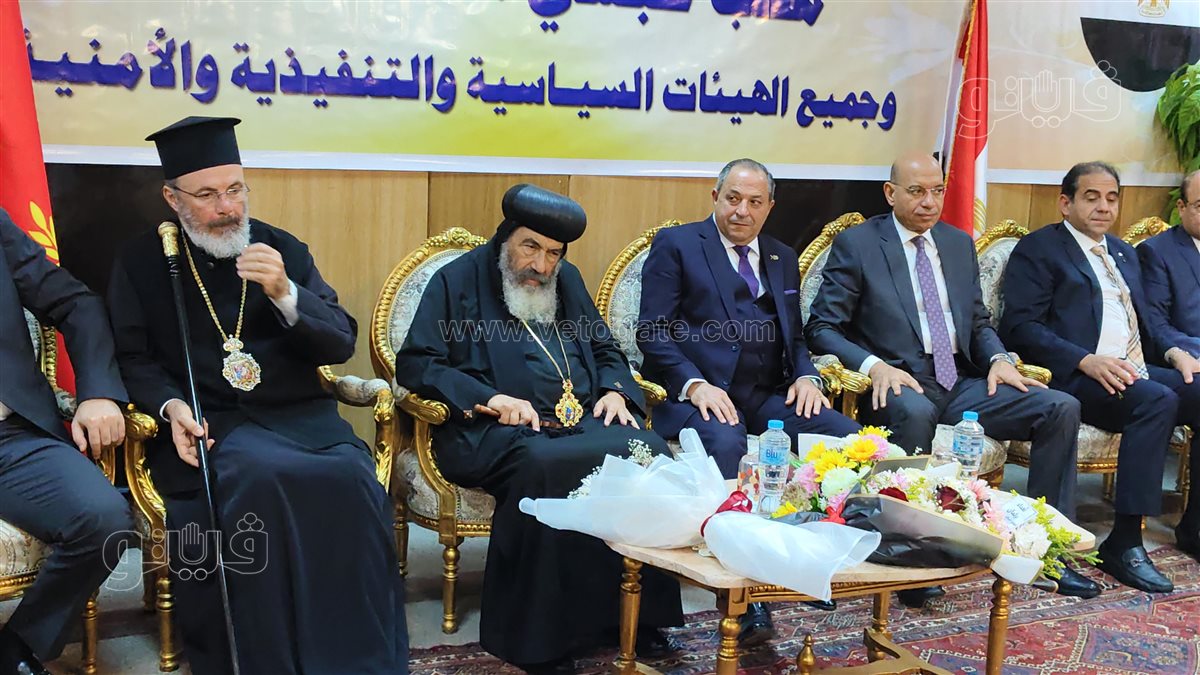 محافظ بورسعيد والقيادات يقدمون التهاني بمناسبه عيد الميلاد