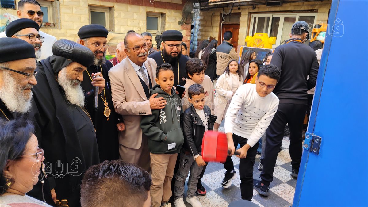 مطران بورسعيد وضواحيها يشارك الاطفال الإحتفال بعيد الميلاد المجيد، ڤيتو