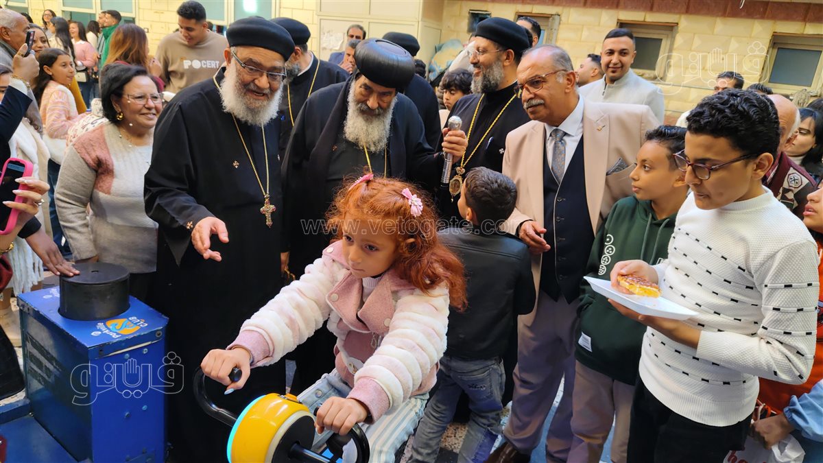 مطران بورسعيد وضواحيها يشارك الاطفال الإحتفال بعيد الميلاد المجيد، ڤيتو