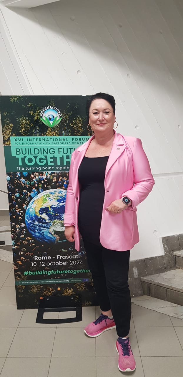 د. جولين راسل استاذة علوم المحيطات والارض بجامعة اريزونا الأمريكية، فيتو