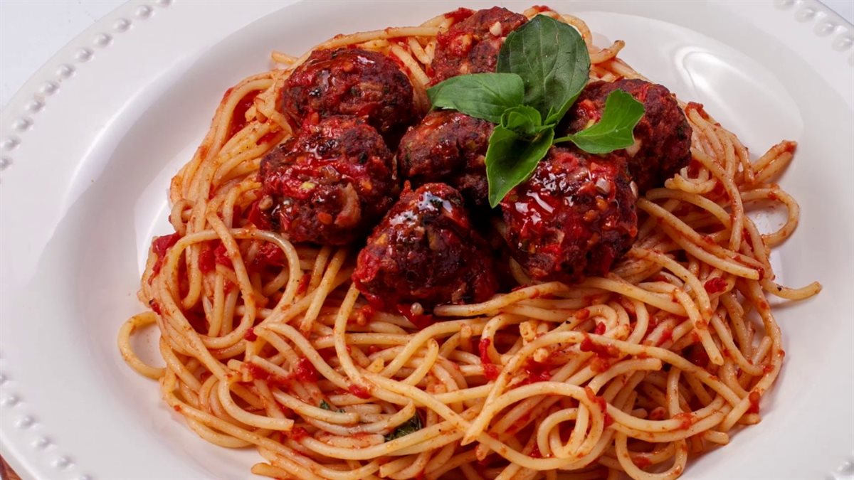 طريقة عمل المكرونة بكرات اللحم