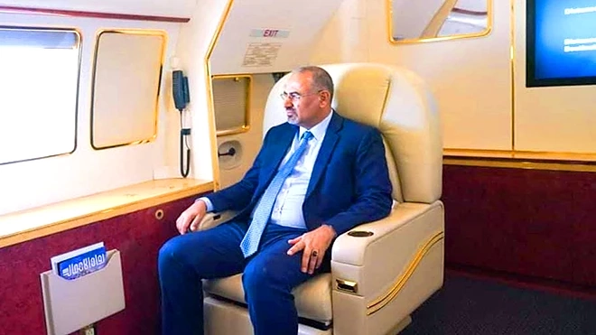 الزبيدي خلال رحلة سابقة