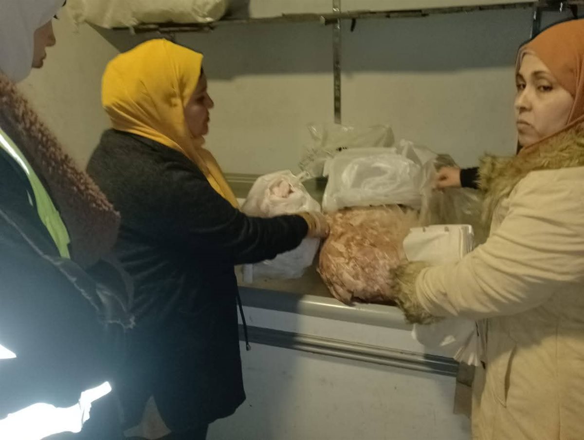 ضبط مطعمين بنها بهما دواجن غير صالحة،فيتو