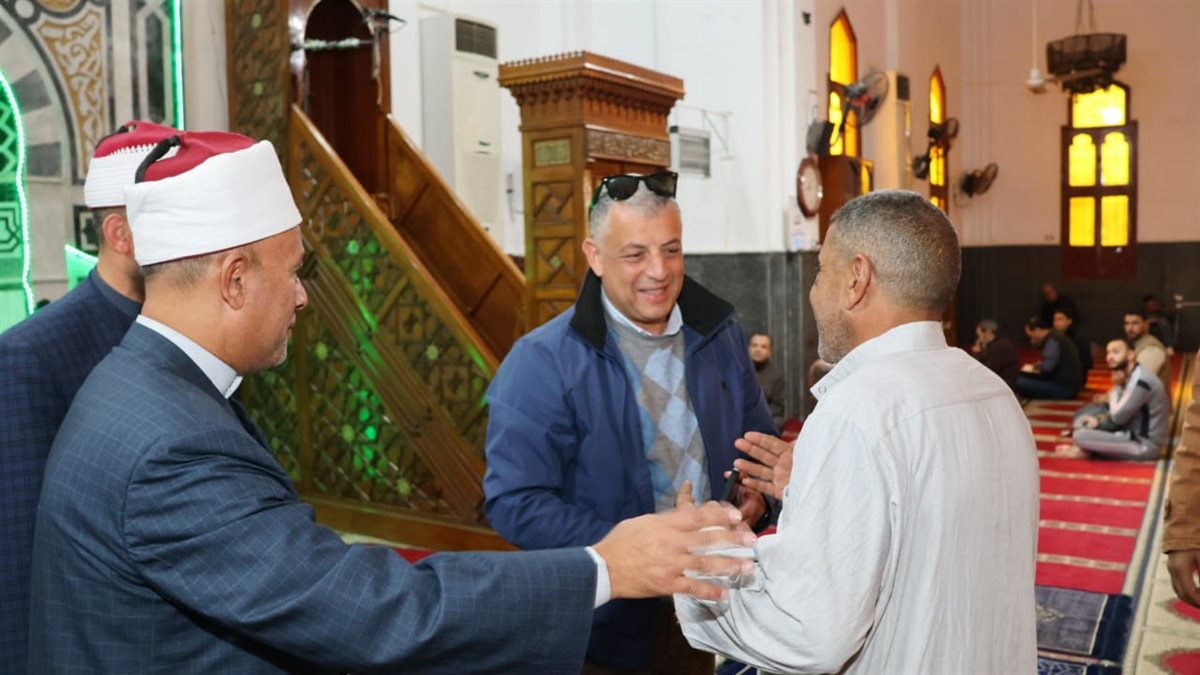 جانب من لقاء محافظ الإسماعيلية باهالى المحافظة،فيتو