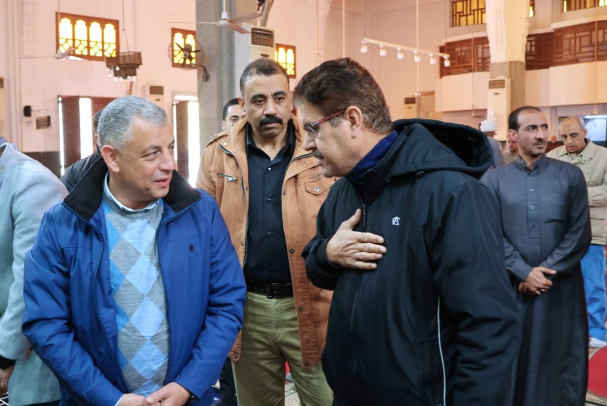 جانب من لقاء محافظ الإسماعيلية باهالى المحافظة،فيتو