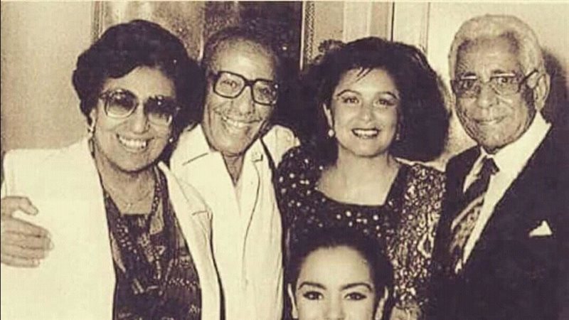 بابا شارو مع زوجته وفؤاد المهندس وسعاد حسنى وشريهان&nbsp;