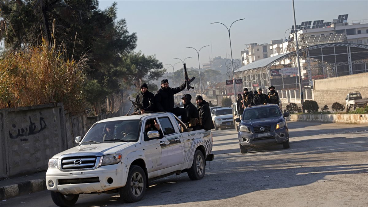 جانب من اشتباكات حي الشيخ مقصود بين الجيش السوري وقسد