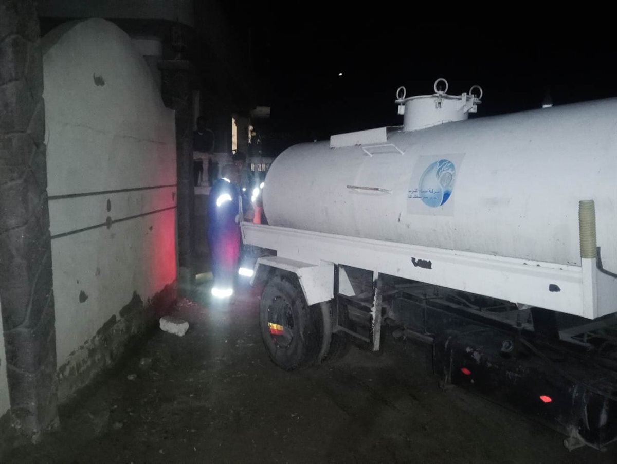 سيارات الصرف خلال عملها،فيتو