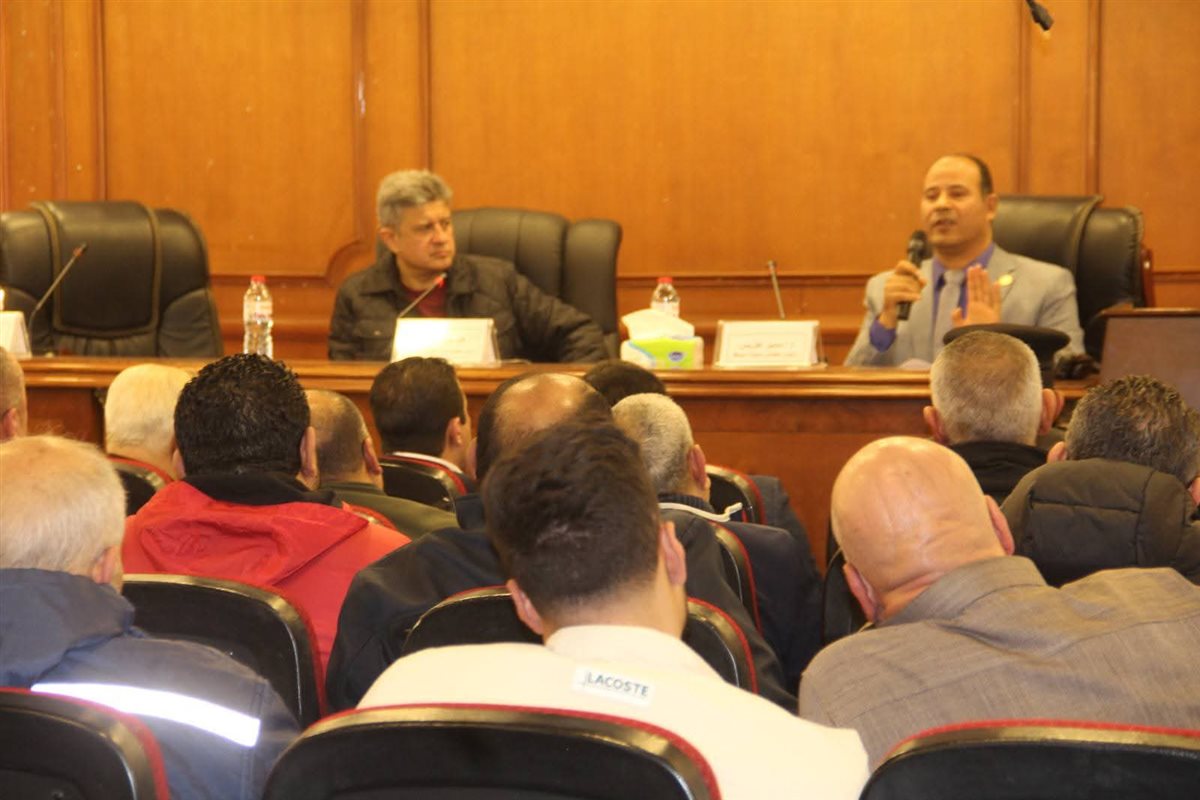 اجتماع مجلس ادارة الغرفة مغ تجار الاسماك بدمياط&nbsp;